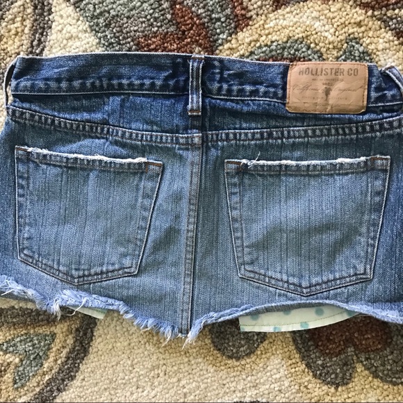 Hollister frayed mini jean skirt - Picture 2 of 4